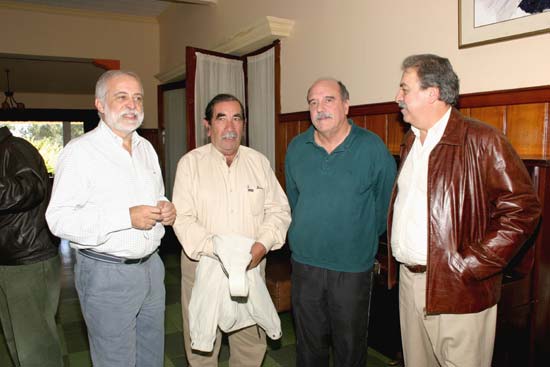 Dres. N. Torres, Asesor de OPS, Tabaré González Vázquez (Director General de ASSE), Jorge Lorenzo Otero (Presidente SMU) y José Fernando Dora (Representante de OPS/OMS).