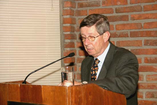 Palabras iniciales por parte del Dr. Antonio L. Turnes.
