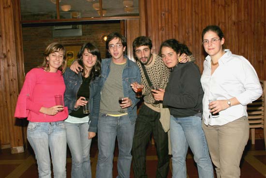 Delegación de la Asociación de los Estudiantes de Medicina, de izq a der: Luciana Silvera, Natalia Pérez, Gabriel Bermúdez, Daniel Márquez, Daniela Raymundo, Ximena Carrera.