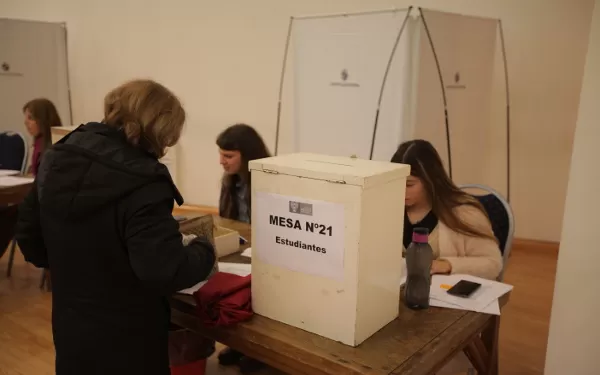 Llamado a estudiantes de medicina