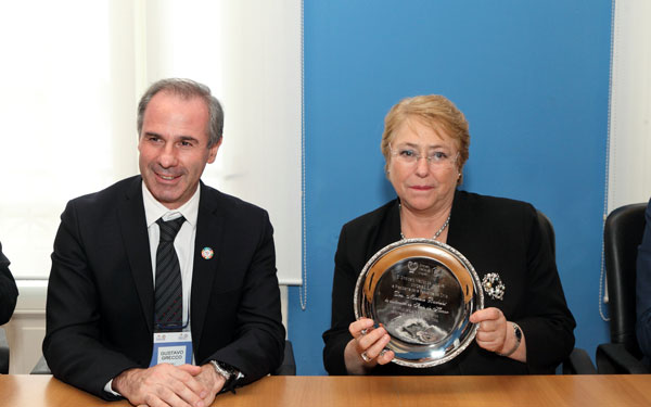 Michelle Bachelet es Socia de Honor del Sindicato Médico del Uruguay