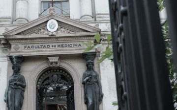 Autoridades del SMU y de Facultad de Medicina se reúnen para coordinar acciones sobre formación profesional y trabajo médico.