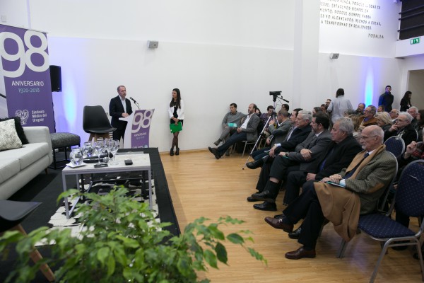 Celebramos 98 años junto a los médicos del país en búsqueda de la calidad.