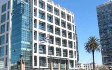 El aumento del salarios para funcionarios públicos será de un 7,96%.