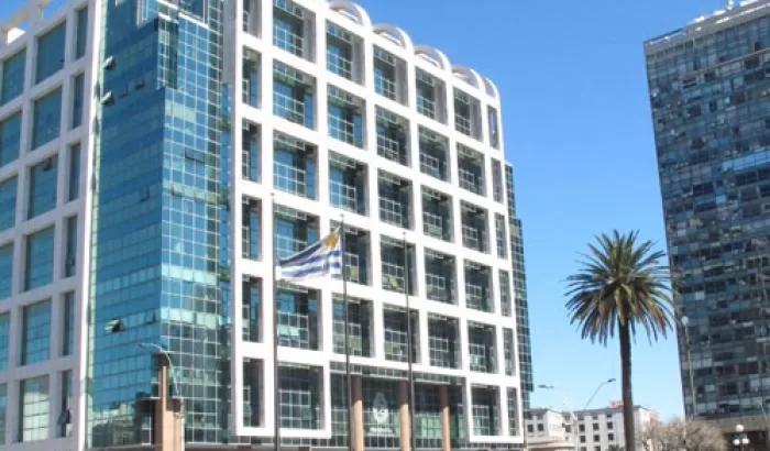 El aumento del salarios para funcionarios públicos será de un 7,96%.