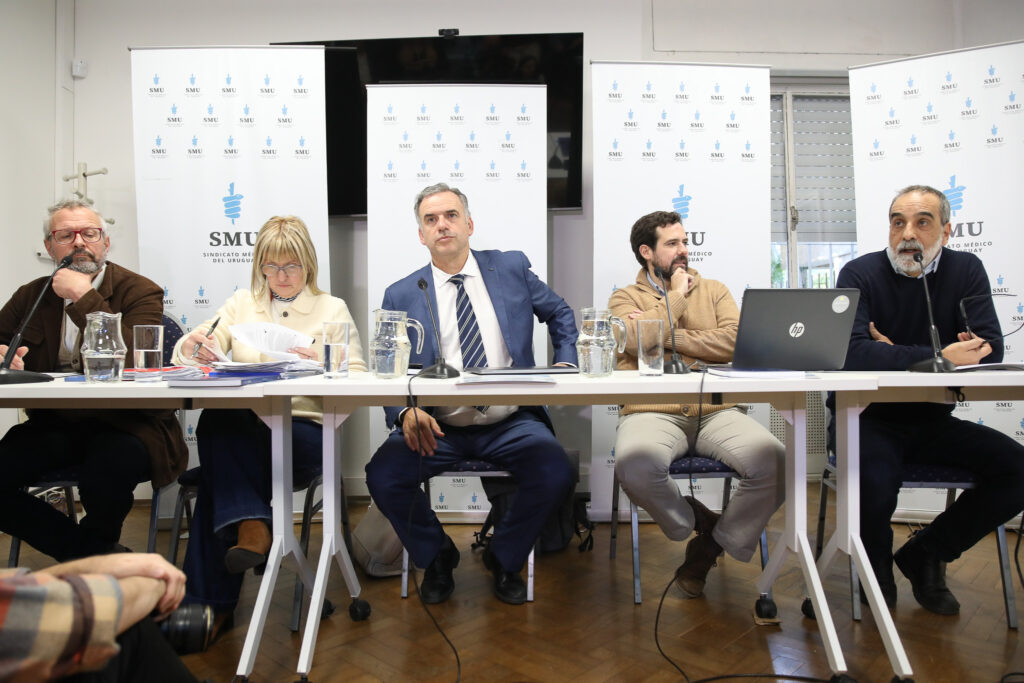 El candidato por el Frente Amplio, Prof. Yamandú Orsi, visitó el SMU